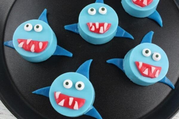 Baby Shark Oreo cookies