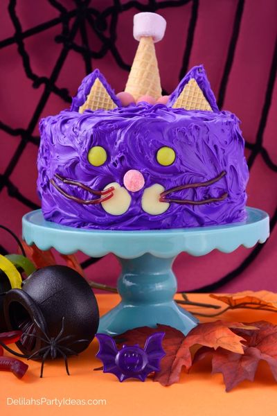 Cat themed cake