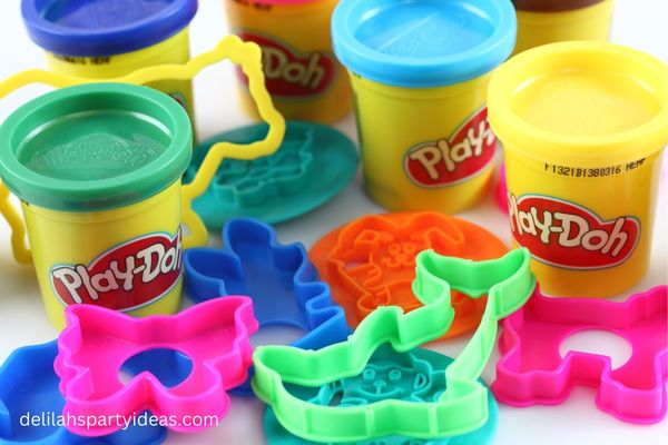 play-doh pots and cutters