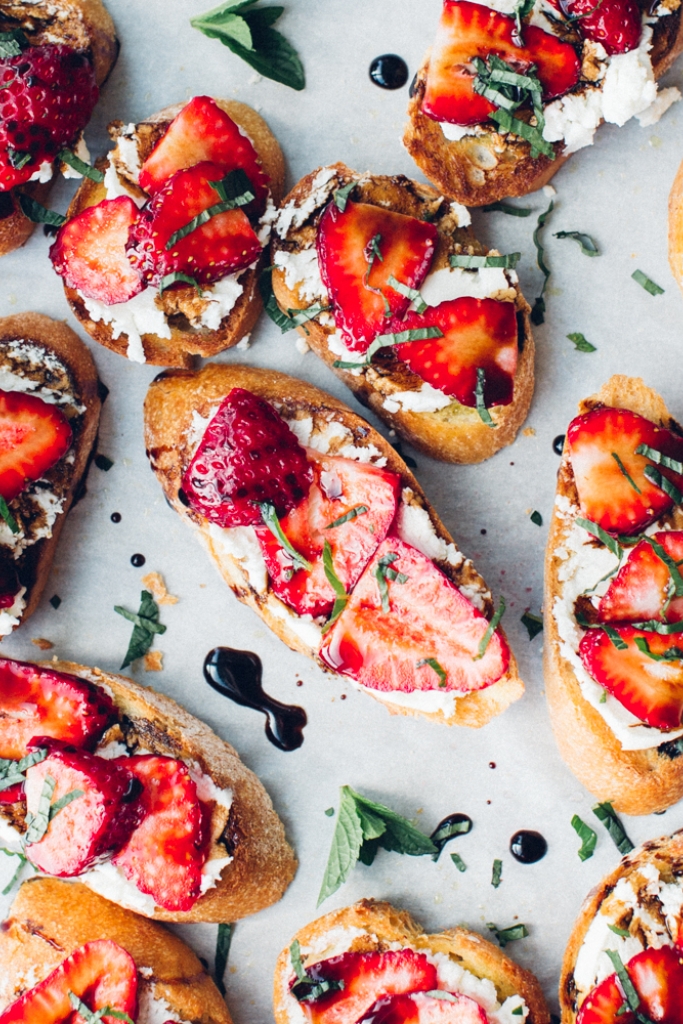 Strawberry Goat Cheese Crostini